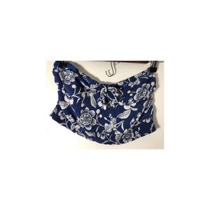 2/15$! FLORAL HOLLISTER BELLY SHIRT